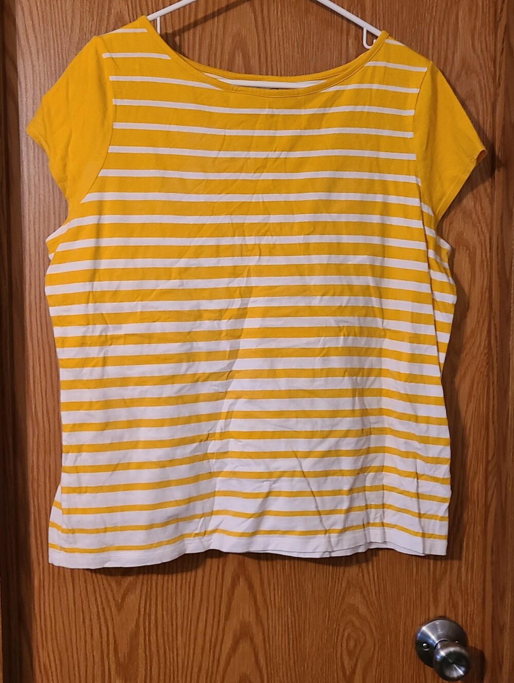 Liz Claiborne Yellow and White Striped Tee Large